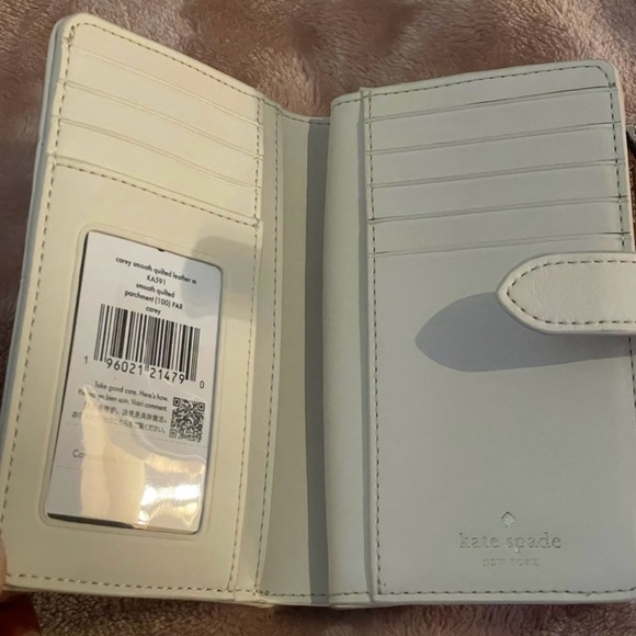 🎉SOLD🎉Kate Spade Cream Quilted Women's Bag - Picture 2 of 3